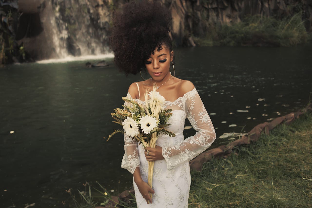 12 Bridal Bouquet Styles You Must Know  Before You Settle On ‘The One’